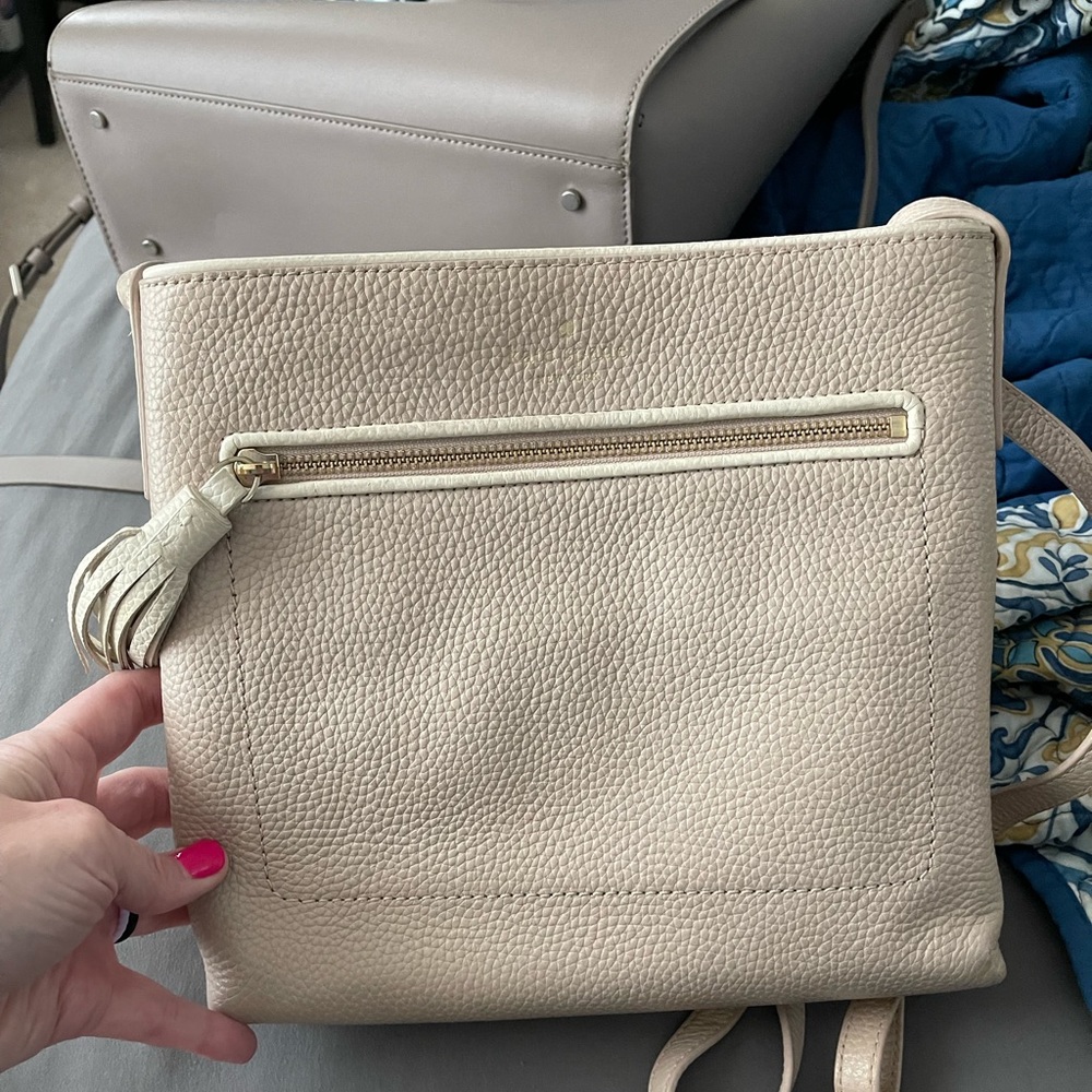 Kate Spade | Chester Street Crossbody | Cream Pebbled Leather 
Retail $169